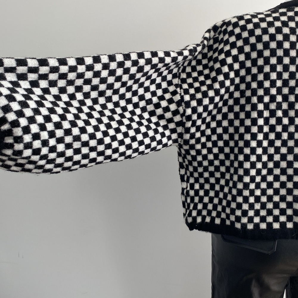 Checkered Sweater - Picture 8 of 9